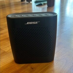 Bose Compact Black Bluetooth Speaker